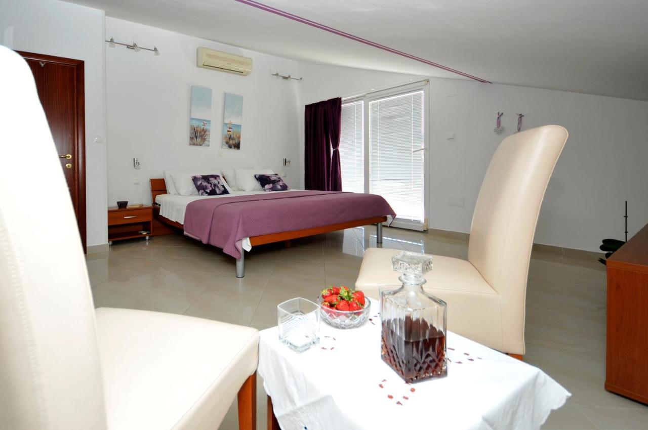 Apartments Roza Трогир Екстериор снимка